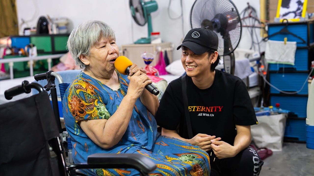 Dragon Boat Festival rice dumplings shared with elderly residents